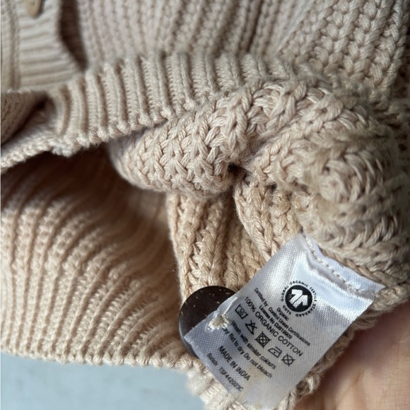 Simple Folk Cardigan - Picture 11 of 13